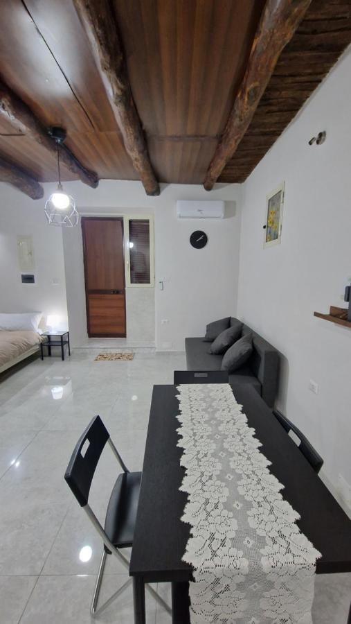 Apartamento Vincent'S House Nápoles Exterior foto
