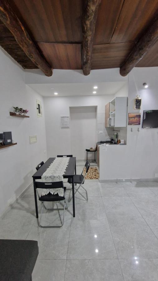 Apartamento Vincent'S House Nápoles Exterior foto